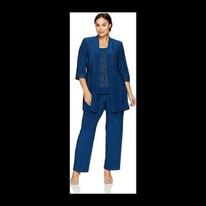 Plus Size Two Piece Glitter and Lace Pant Set